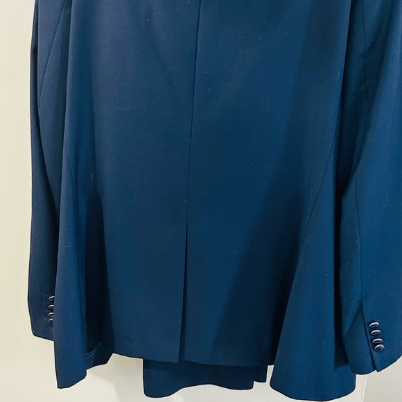 PIERRE LOUIS TUXEDO SUIT: SIZE 56 NEVY BLUE. Looks and feels new. - Picture 3 of 5